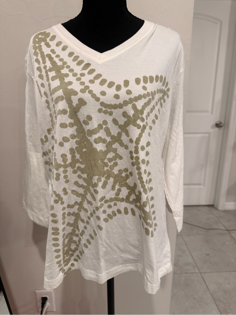 100% Cotton White V-Neck Long Sleeve Top with Olive Star Print